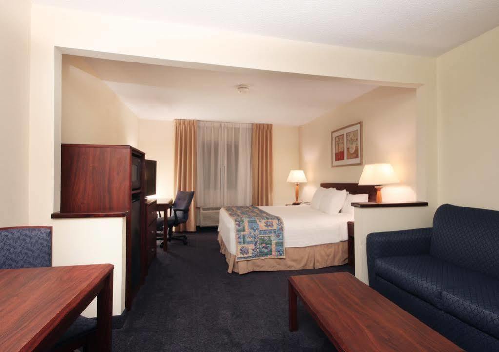 Fairfield Inn By Marriott Warren Niles Rom bilde